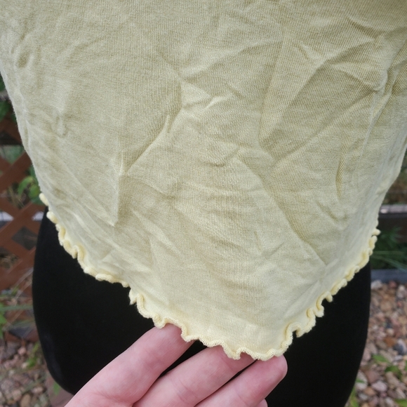 Pacsun Basics Lettuce Hem Crop Top Size Medium Pale Yellow EUC - Picture 10 of 14